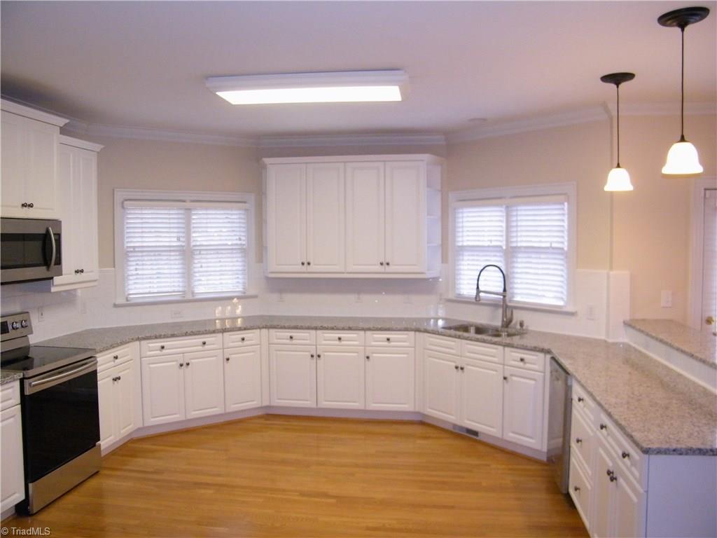 8413 Case Ridge Drive Oak Ridge, NC 27310 - Photo 5 of 30 Spacious kitchen