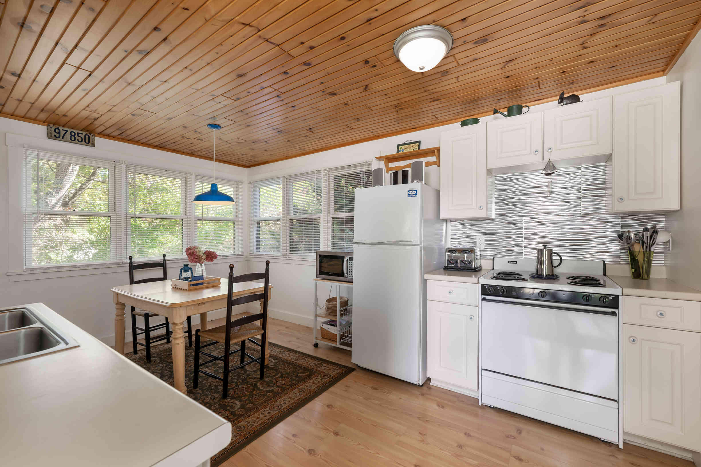 66 Stearns Road Ogunquit, ME 03907 - Photo 5 of 21 Eat-in Kitchen