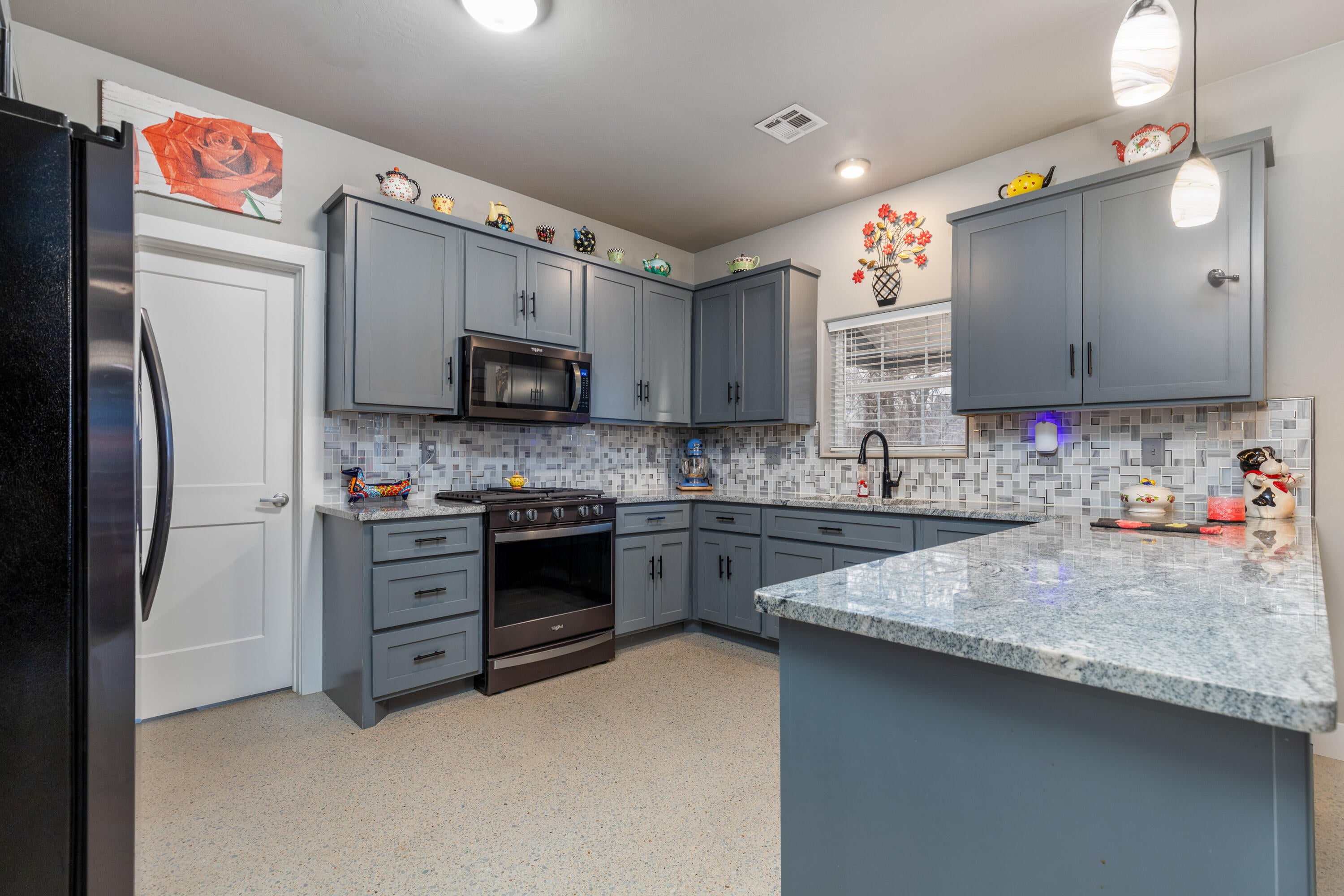 24936 South 611 Road Grove, OK 74344 - Photo 13 of 59 24936 South 611 Road-32