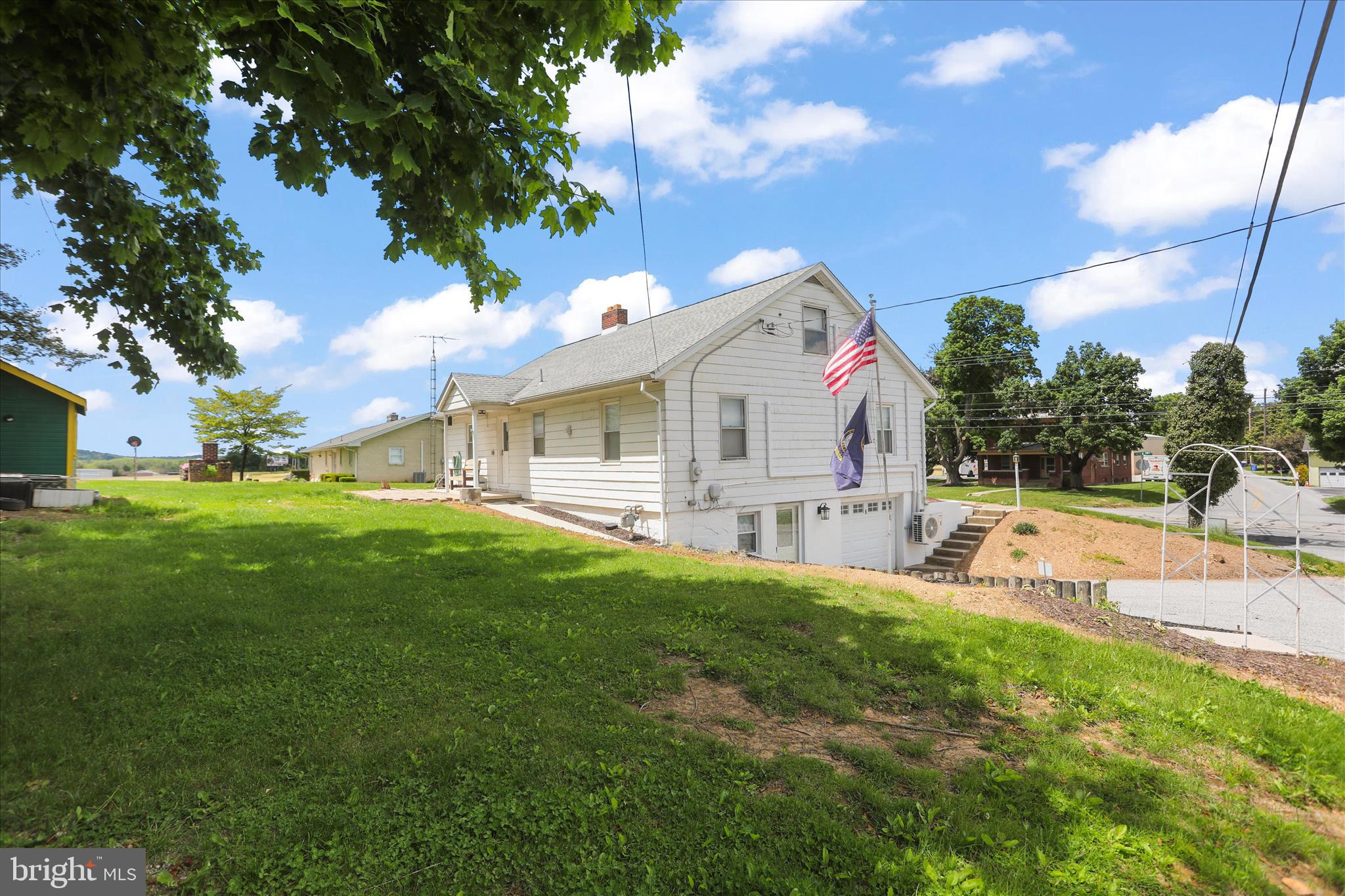 6 South Grant Road Thomasville, PA 17364 - Photo 3 of 49