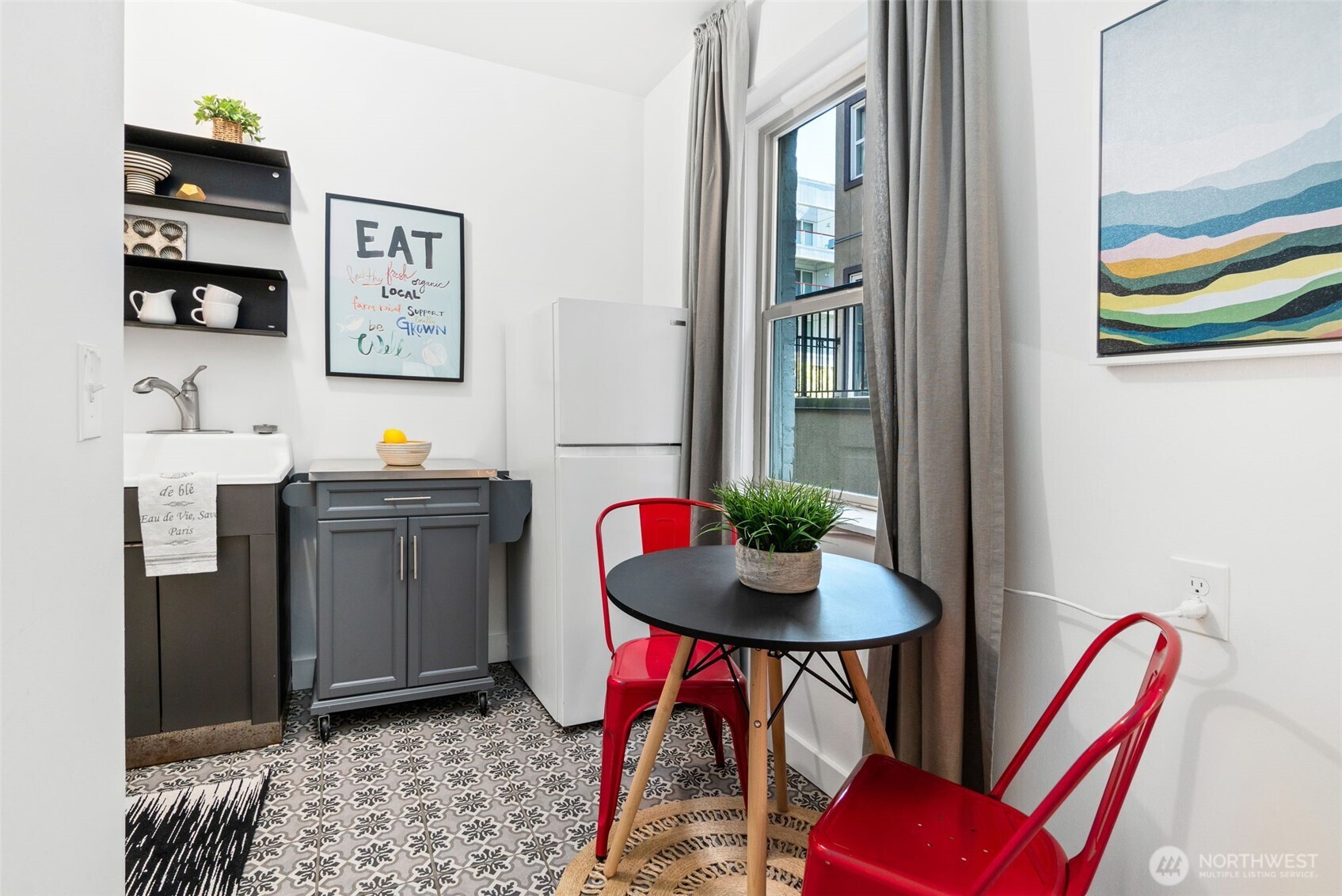 7 Harrison Street, Unit 26 Seattle, WA 98109 - Photo 12 of 30