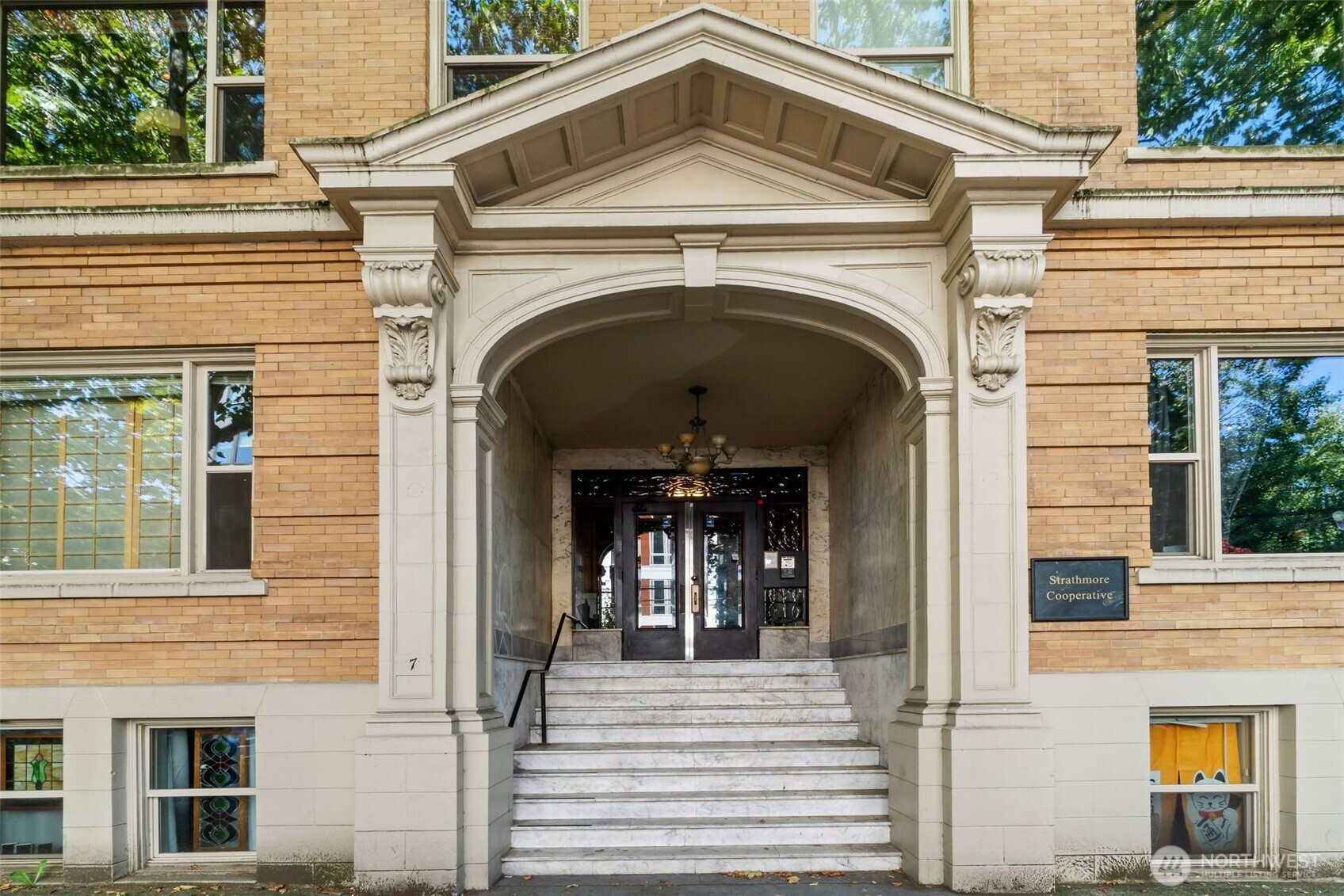 7 Harrison Street, Unit 26 Seattle, WA 98109 - Photo 6 of 30