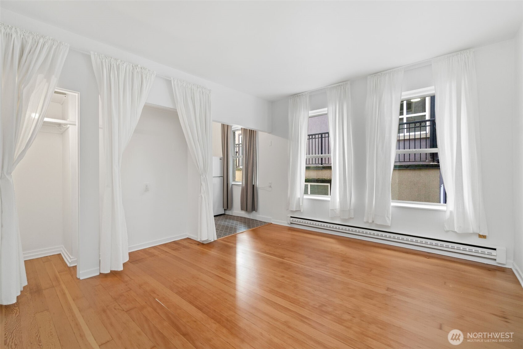 7 Harrison Street, Unit 26 Seattle, WA 98109 - Photo 9 of 30