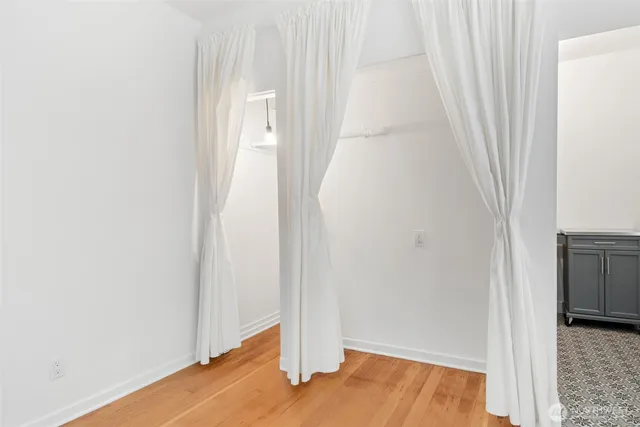 $174,500 | 7 Harrison Street, Unit 26, Seattle, WA 98109