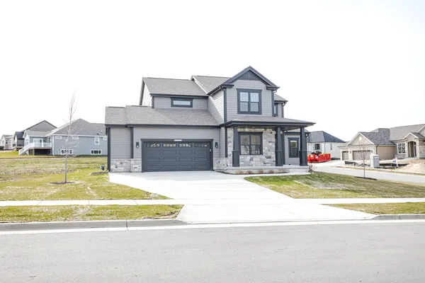 $749,900 | W206-n5693 Muirfield Drive, Menomonee Falls, WI 53051