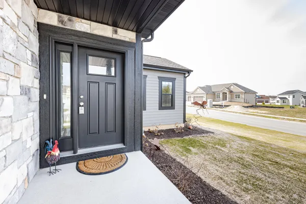 $749,900 | W206-n5693 Muirfield Drive, Menomonee Falls, WI 53051