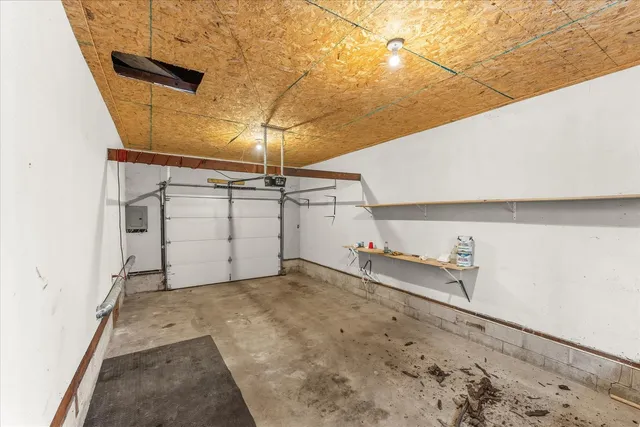 a view of a garage