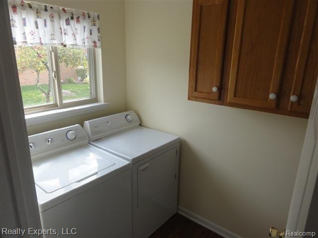 46048 Reedgrass Lane Belleville, MI 48111 - Photo 9 of 14 LAUNDRY