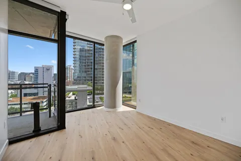 $1,125,000 | 1212 Demonbreun Street, Unit 815, Nashville, TN 37203