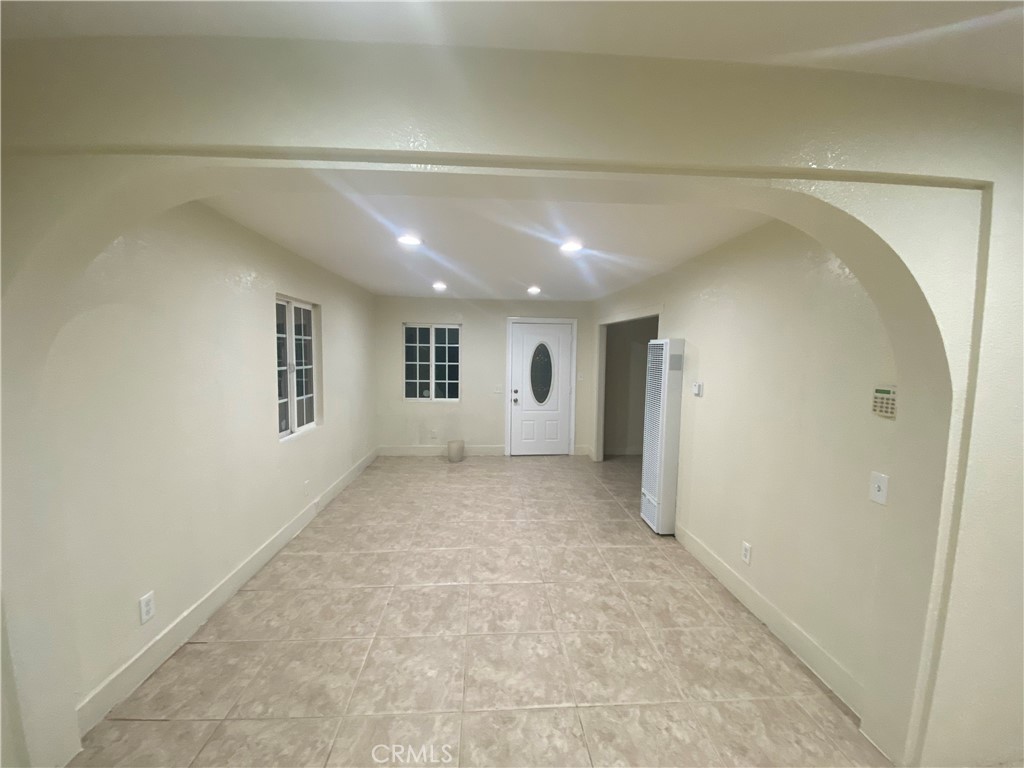 141 Harding Avenue Anaheim, CA 92804 - Photo 2 of 15 Living Room