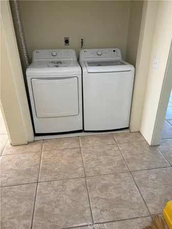 $3,100 | 141 Harding Avenue, Anaheim, CA 92804