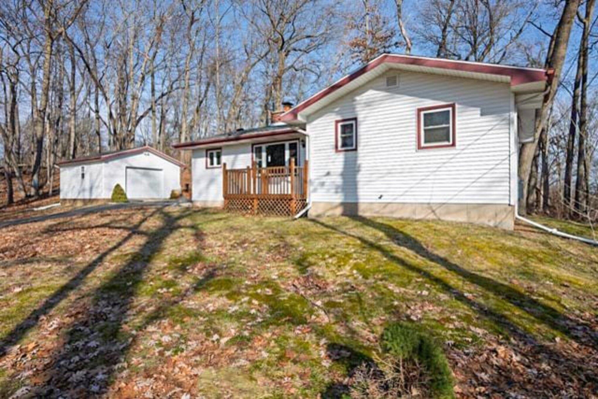 22398 Struwin Road Battle Creek, MI 49017 - Photo 2 of 21 file_4587