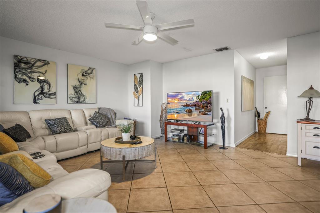 2363 Hanover Drive Dunedin, FL 34698 - Photo 13 of 81