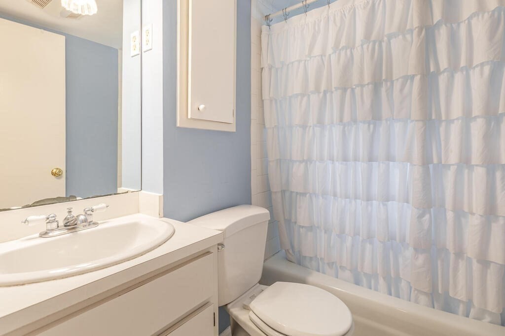 403 Hillcrest Road Needham, MA 02492 - Photo 27 of 35