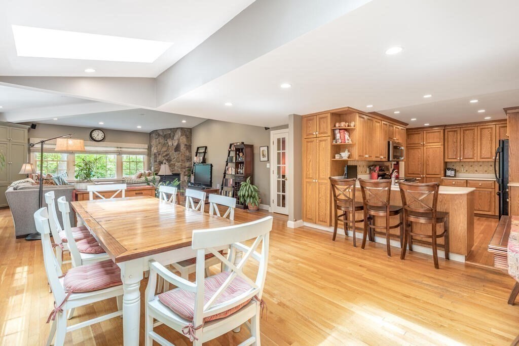 403 Hillcrest Road Needham, MA 02492 - Photo 10 of 35