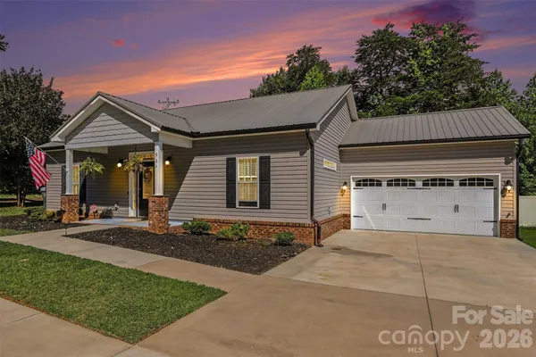 $290,000 | 964 Mathis Avenue, Salisbury, NC 28146