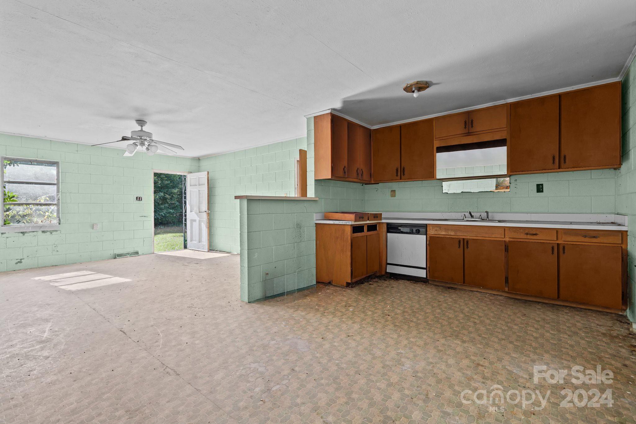 388 Crawford Road Ellerbe, NC 28338 - Photo 6 of 36 Gallery Image 6