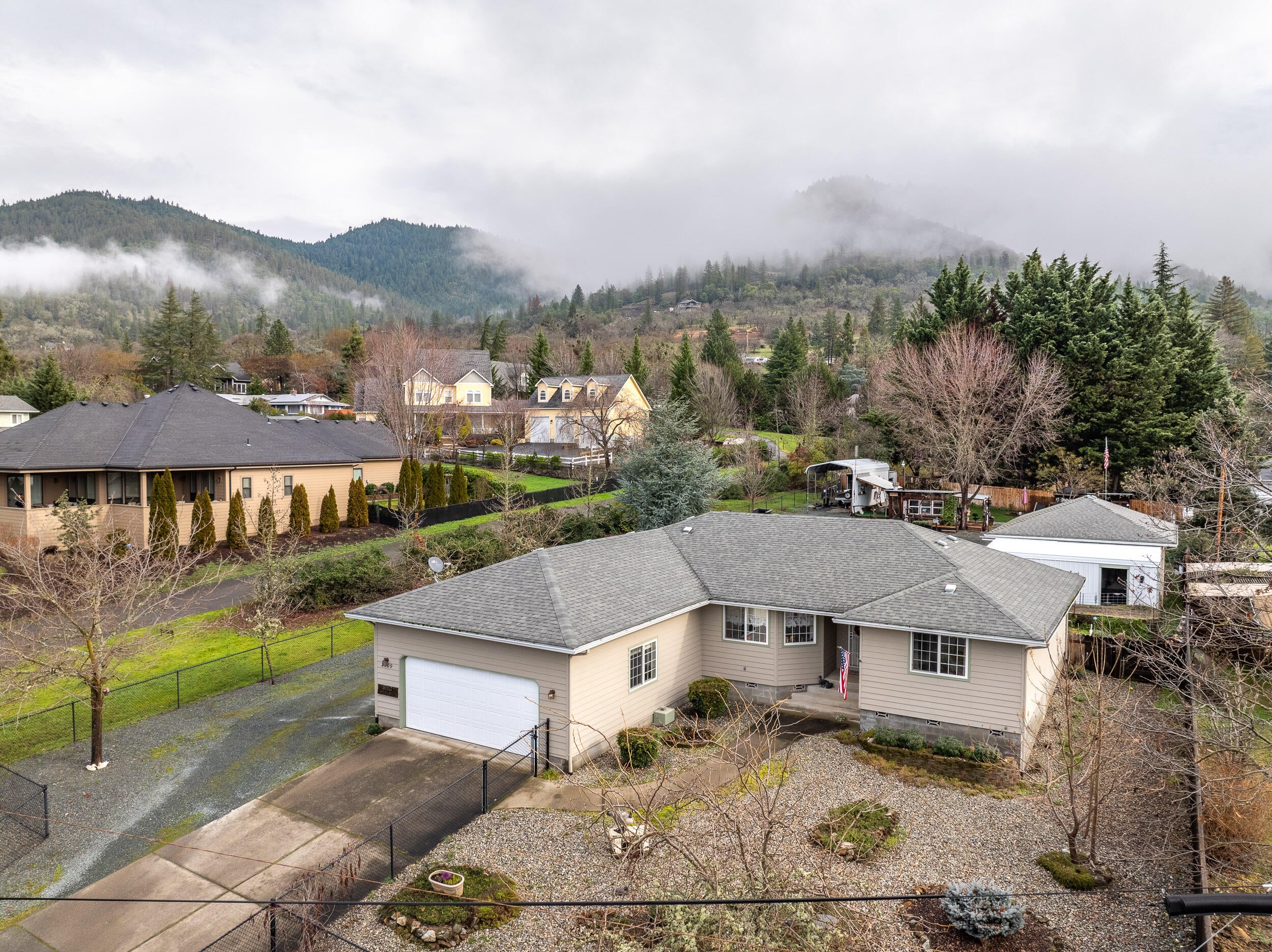 2309 Scoville Road Grants Pass, OR 97526 - Photo 33 of 35 2309NWScovilleRd-044