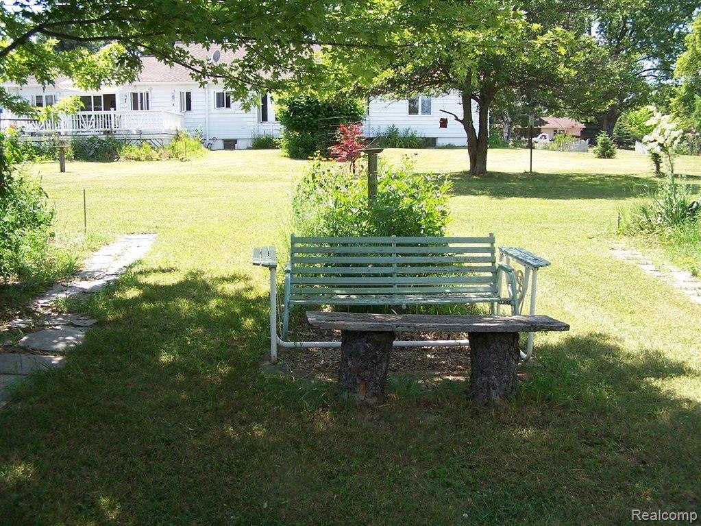 11680 Milford Road Holly, MI 48442 - Photo 7 of 25 Beautiful yard.JPG
