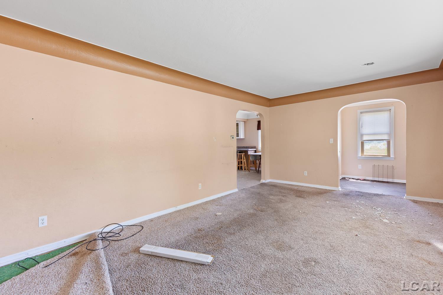 922 Addison Street Adrian, MI 49221 - Photo 5 of 33