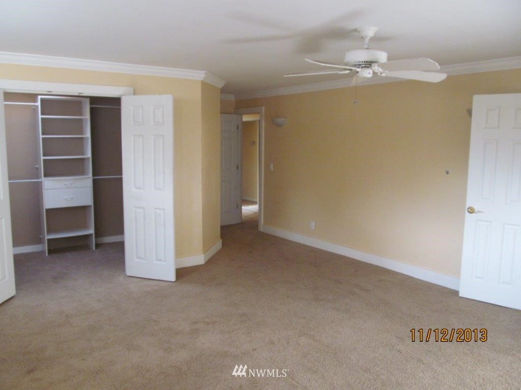 566 Orcas Avenue Northeast Renton, WA 98059 - Photo 5 of 15