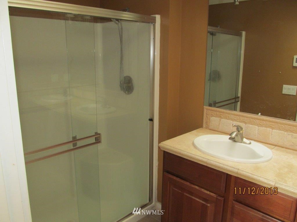 566 Orcas Avenue Northeast Renton, WA 98059 - Photo 6 of 15