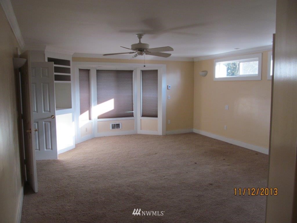566 Orcas Avenue Northeast Renton, WA 98059 - Photo 9 of 15