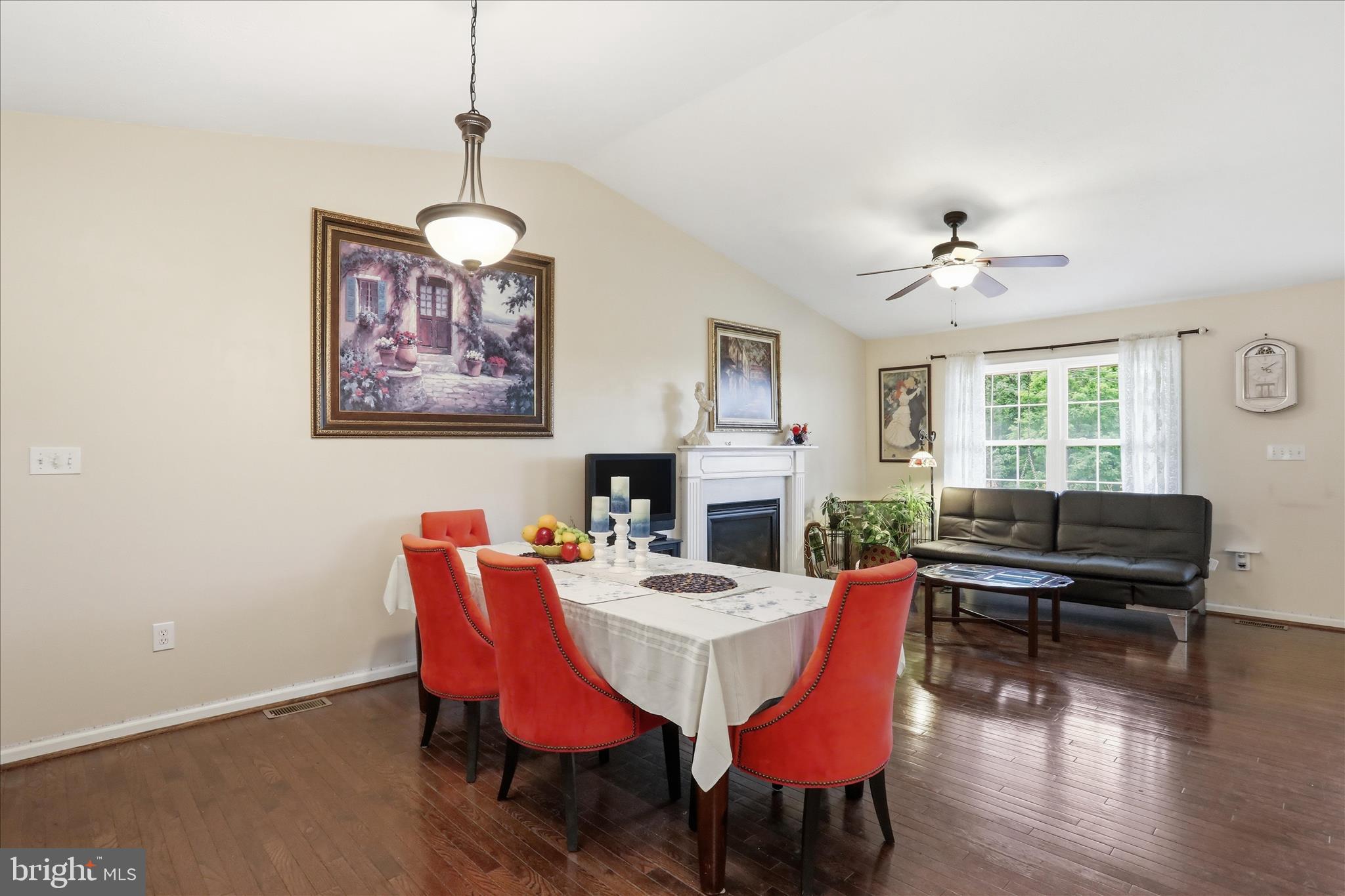 126 Cliffside Road Linden, VA 22642 - Photo 10 of 49 Incredible and Functional Space for Dining