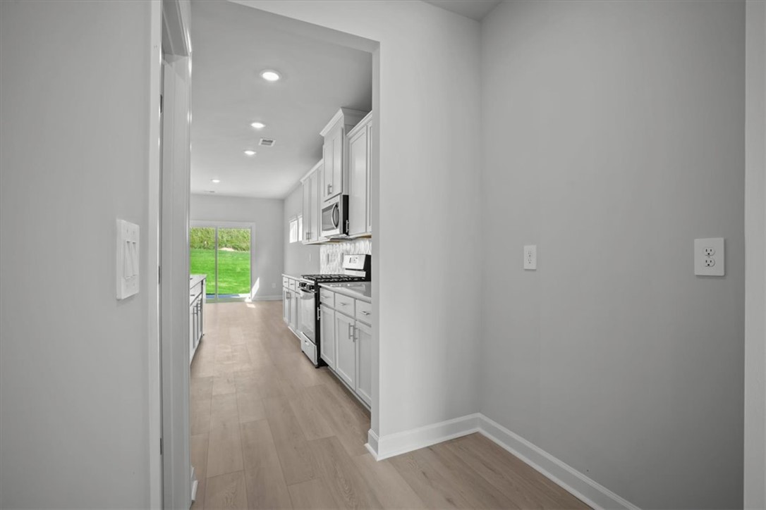 205 Tantalus Street Gray Court, SC 29645 - Photo 7 of 45