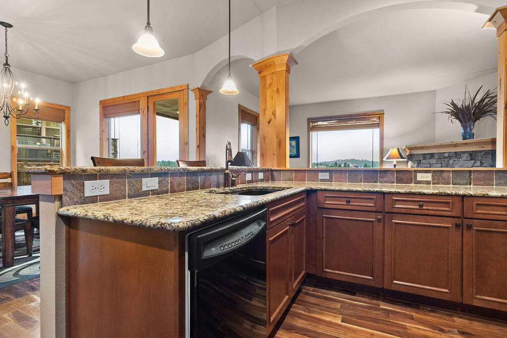 913 Southwest Vantage Point Way Bend, OR 97702 - Photo 9 of 59 DSC03251