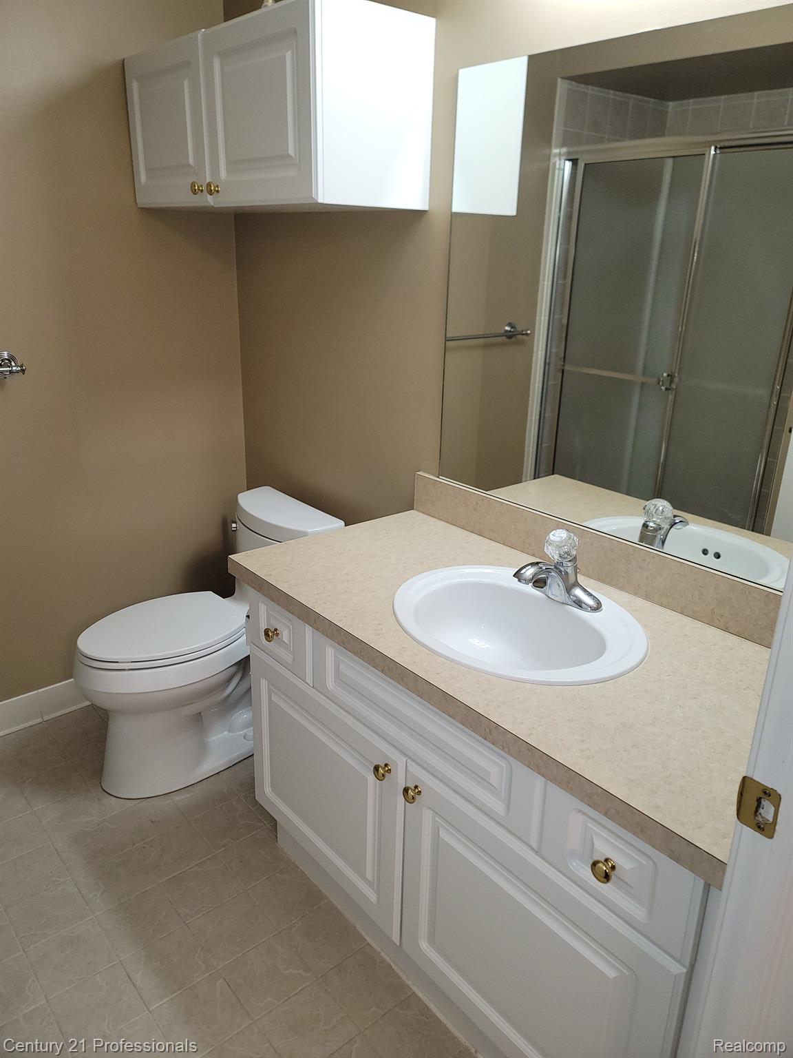 3637 Tremonte Circle Rochester, MI 48306 - Photo 24 of 32 Primary Bath