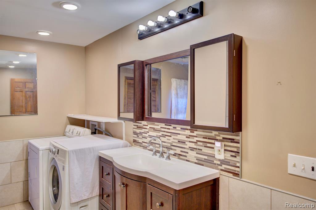 5396 East Atherton Road Burton, MI 48519 - Photo 23 of 59