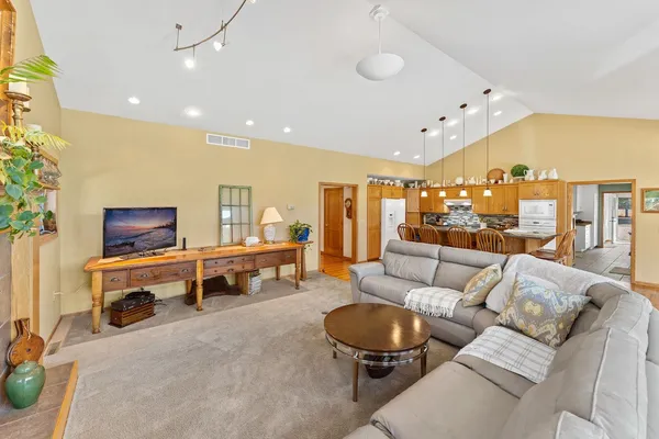 $1,589,000 | E10059 Block Prairie, Prairie du Sac, WI 53578