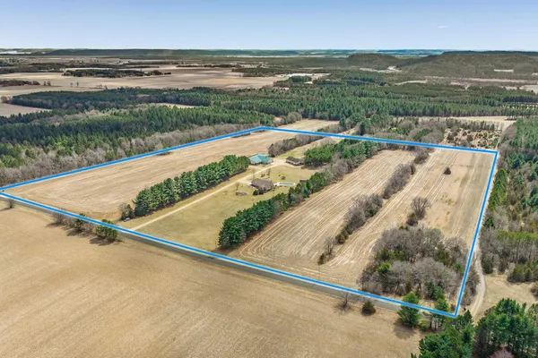 $1,589,000 | E10059 Block Prairie, Prairie du Sac, WI 53578