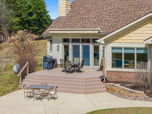 $1,589,000 | E10059 Block Prairie, Prairie du Sac, WI 53578