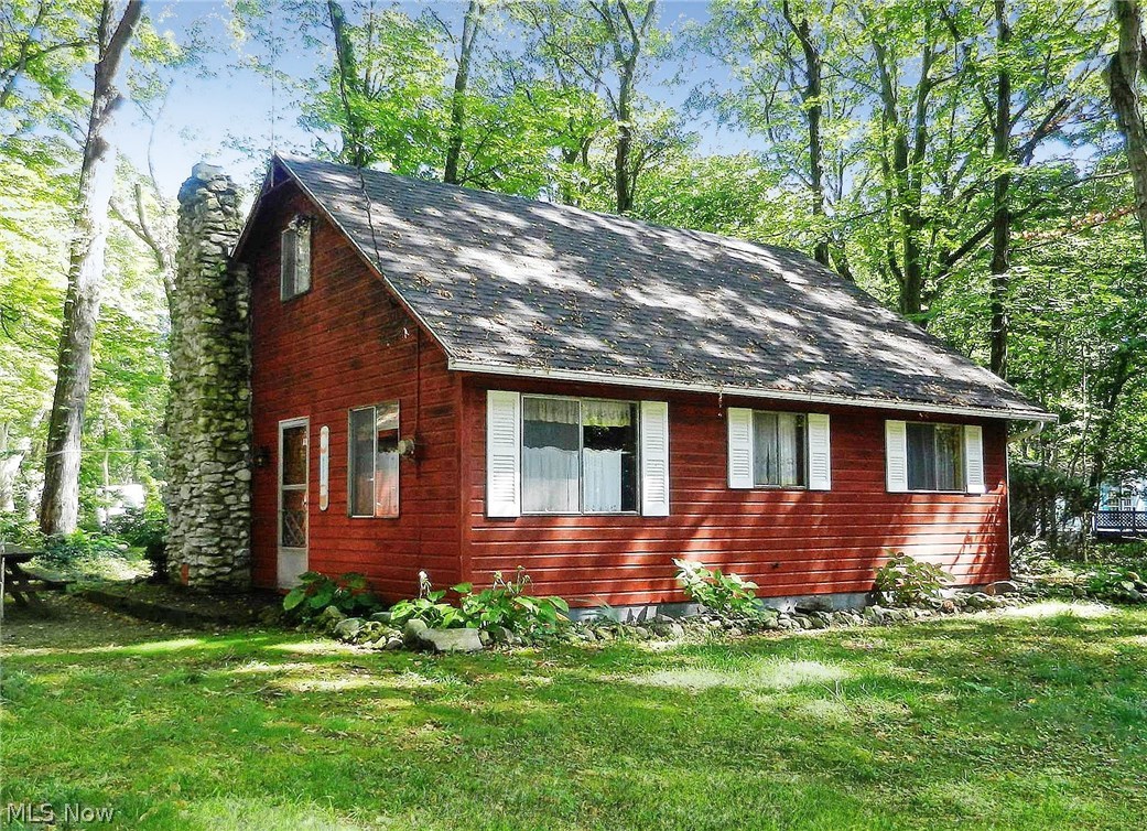 911 Evelyn Road Put In Bay, OH 43456 - Photo 1 of 15 Gallery Image 1