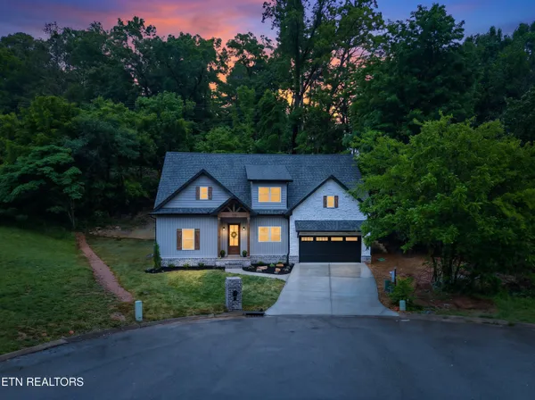 $679,000 | 8545 Knoll Pines Lane, Powell, TN 37849