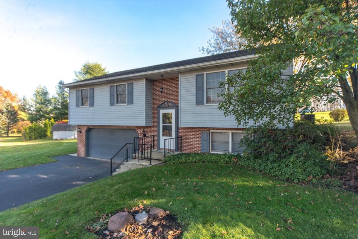 15 Ruffleg Circle Denver, PA 17517 - Photo 3 of 25