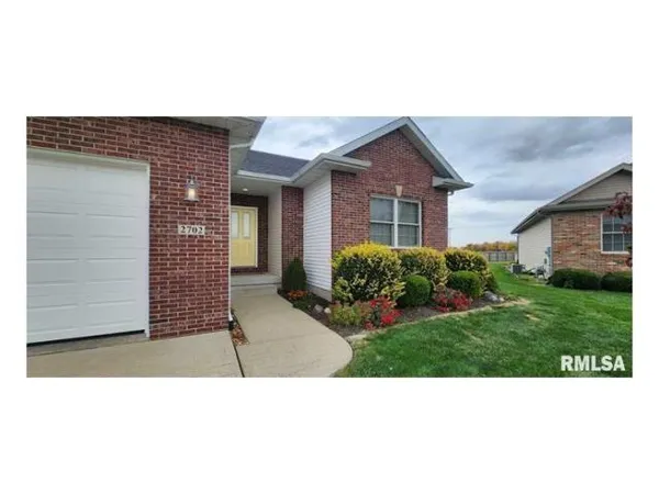 $2,450 | 2702 Johnathan Place, Springfield, IL 62711
