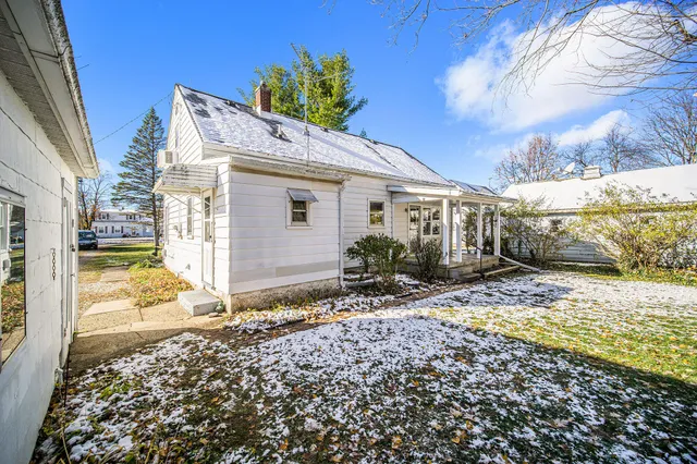 $205,000 | 800 South Union Street, Tecumseh, MI 49286