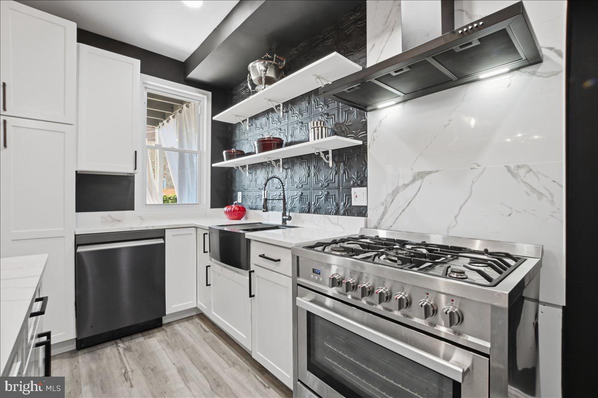 939 15th Street Southeast Washington, DC 20003 - Photo 8 of 19