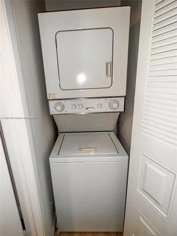 $427,000 | 1921 Northeast 15th Avenue, Fort Lauderdale, FL 33305