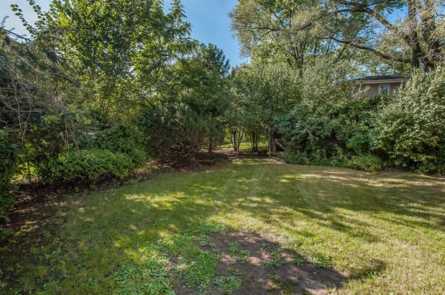 1138 Dell Road Northbrook, IL 60062 - Photo 14 of 16 a view of outdoor space and yard