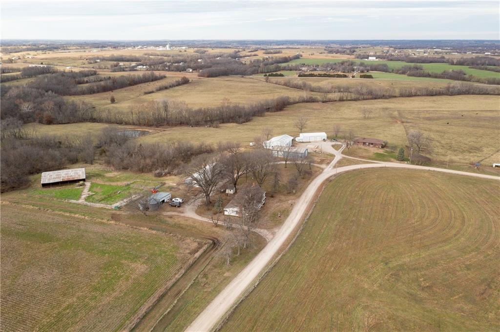 64 Southwest 401st Road Centerview, MO 64019 - Photo 4 of 90