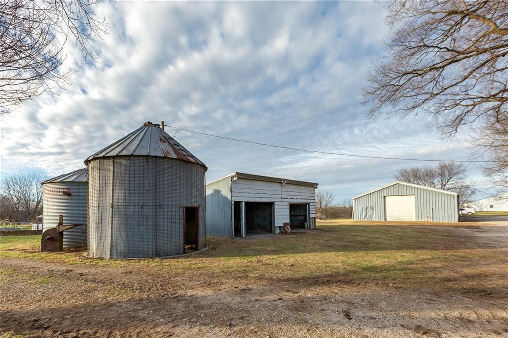 64 Southwest 401st Road Centerview, MO 64019 - Photo 50 of 90