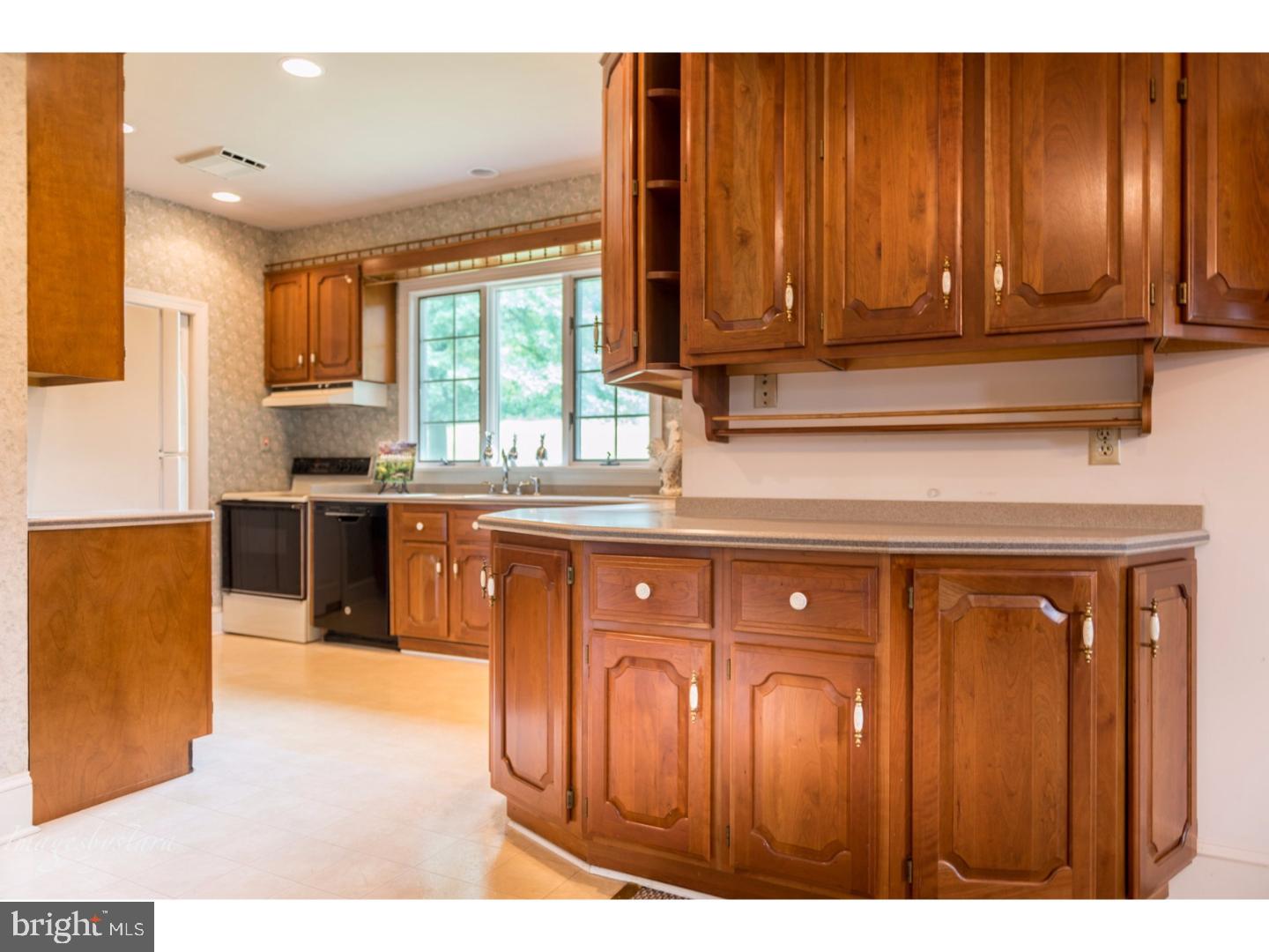 391 Harley Road Pottstown, PA 19465 - Photo 9 of 25 Kitchen