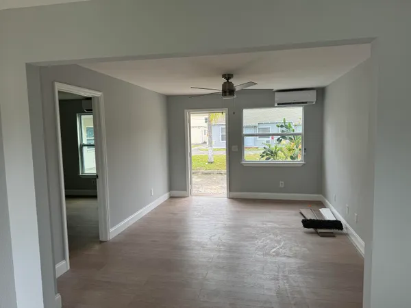 $1,500 | 840 Almeria Road, Unit 1, West Palm Beach, FL 33405