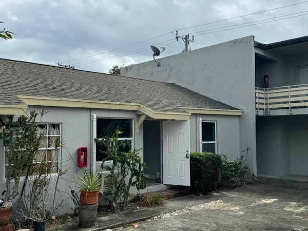 $1,500 | 840 Almeria Road, Unit 1, West Palm Beach, FL 33405