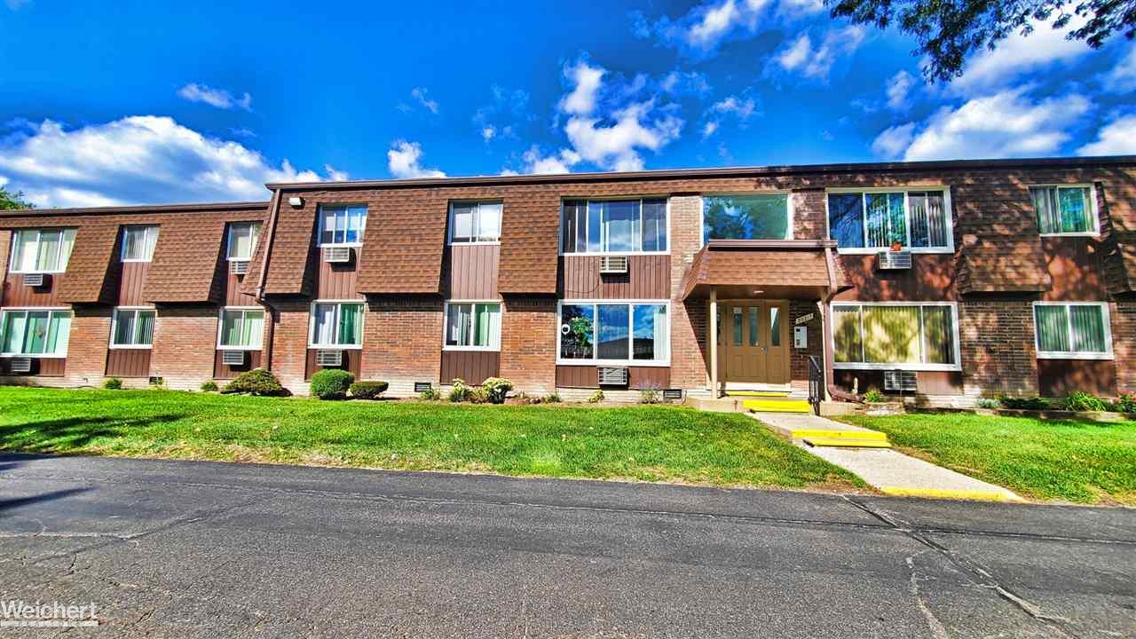 30217 Utica Road Roseville, MI 48066 - Photo 2 of 17 50025539-1.JPG