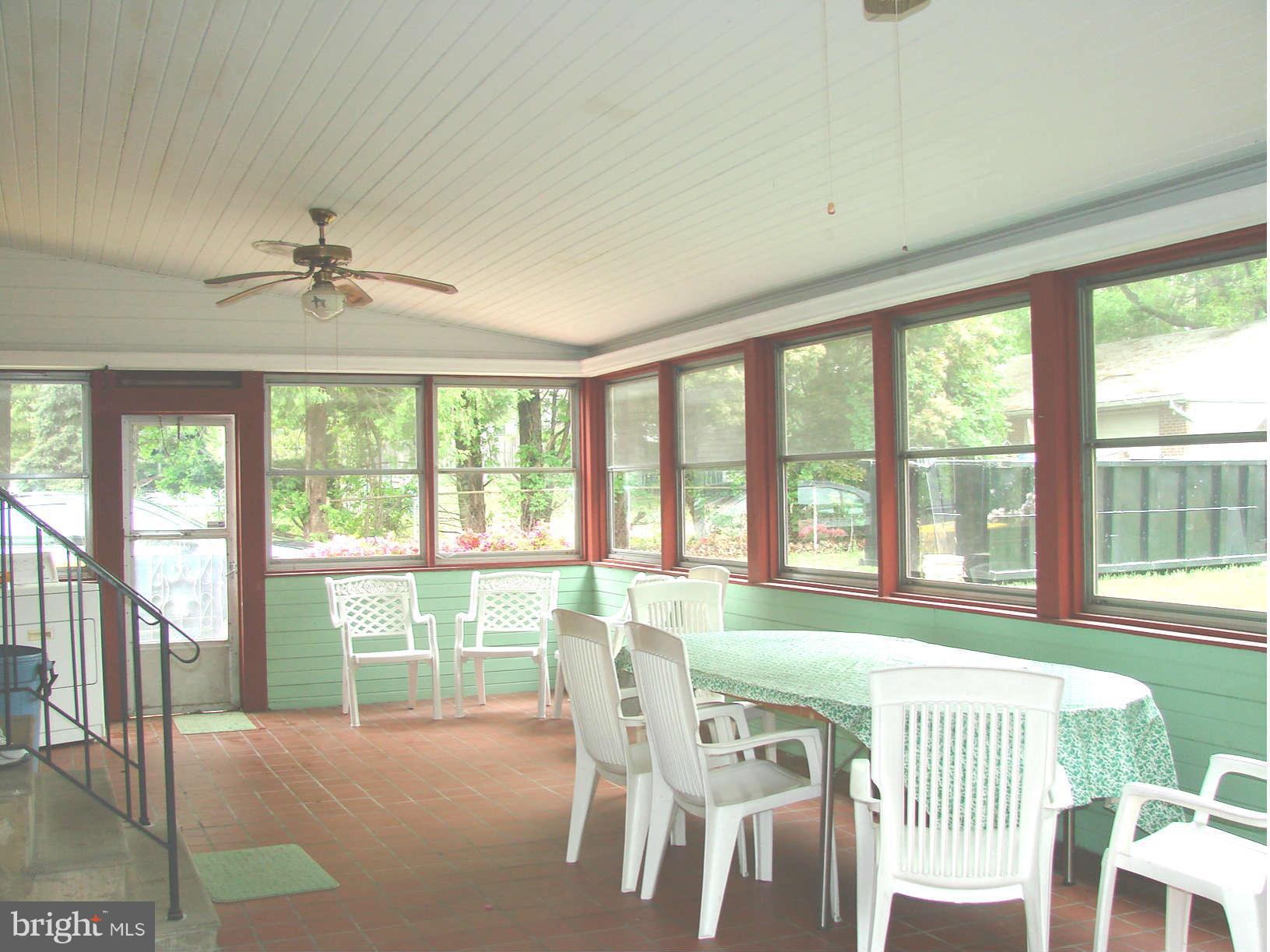 1204 Farmview Road Pasadena, MD 21122 - Photo 3 of 20 Interior (General)